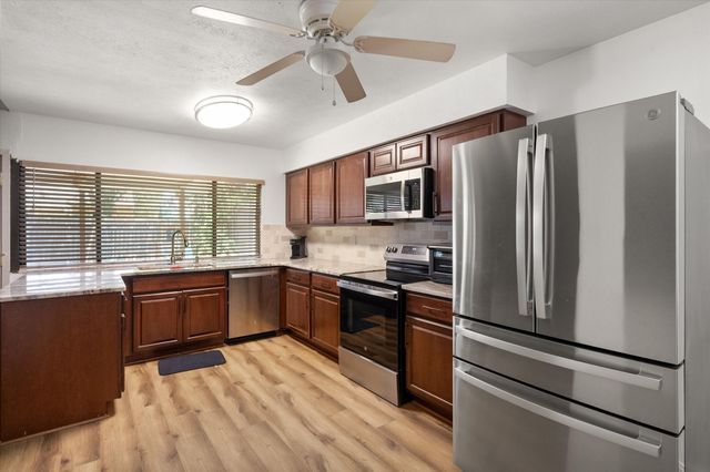 7009 Forestview Drive, Arlington, TX 76016