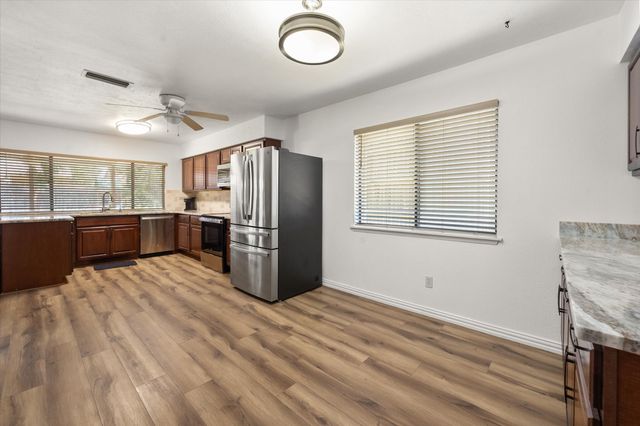 7009 Forestview Drive, Arlington, TX 76016
