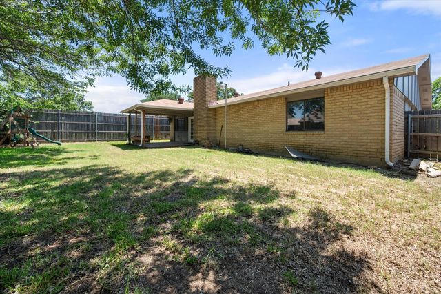 7009 Forestview Drive, Arlington, TX 76016