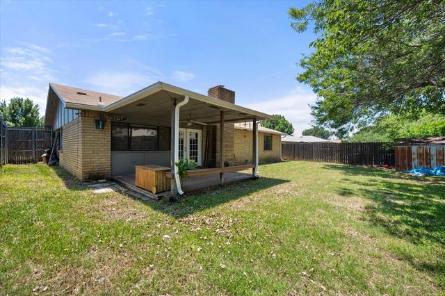 7009 Forestview Drive, Arlington, TX 76016