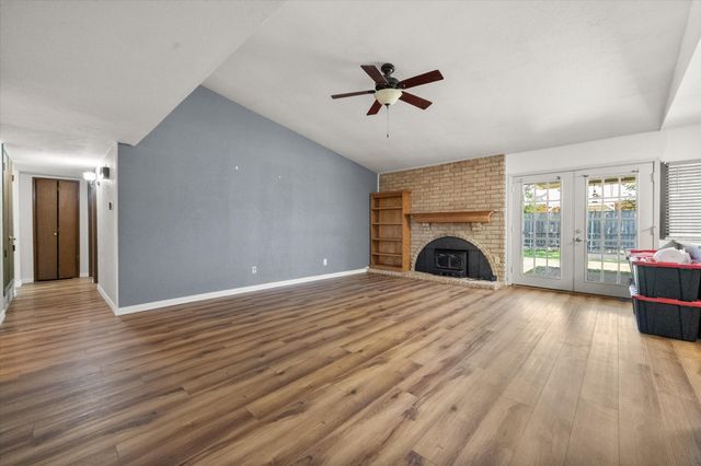 7009 Forestview Drive, Arlington, TX 76016