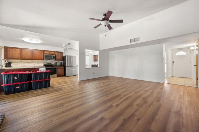 7009 Forestview Drive, Arlington, TX 76016