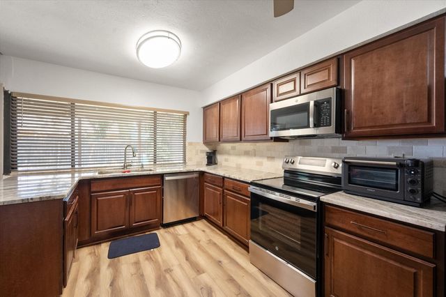 7009 Forestview Drive, Arlington, TX 76016