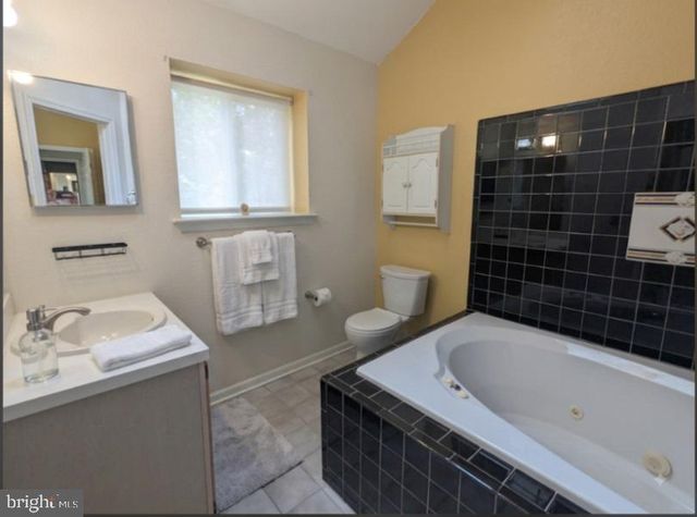1402 TRISTRAM CIR, Mantua, NJ 08051