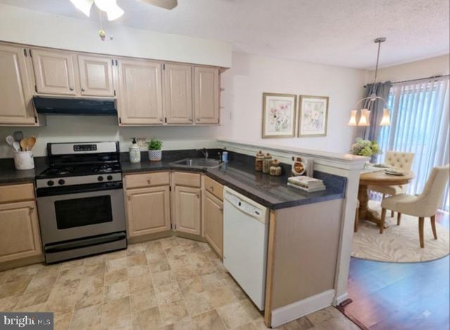 1402 TRISTRAM CIR, Mantua, NJ 08051
