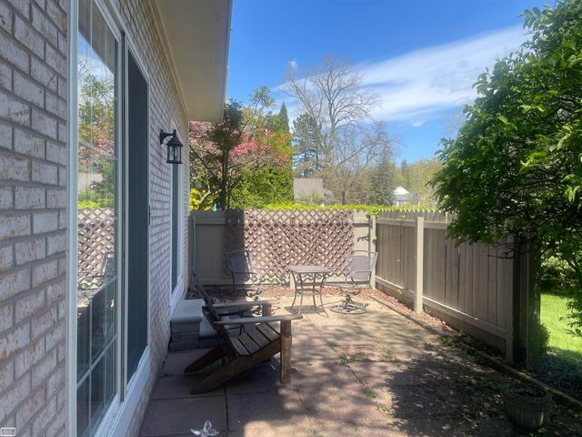 1343 Autumn Lane, Rochester Hills, MI 48306
