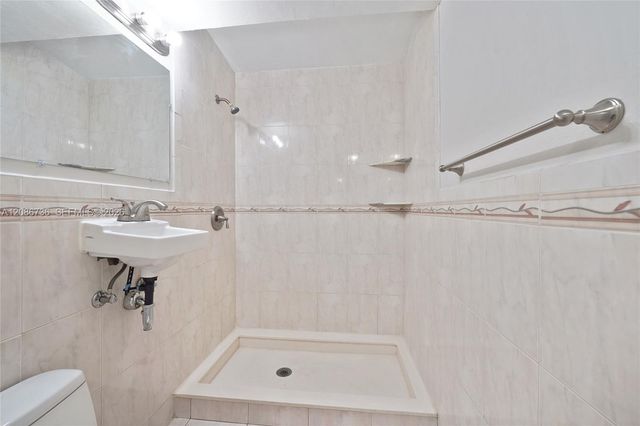 5618 Cinnamon Drive, West Palm Beach, FL 33415
