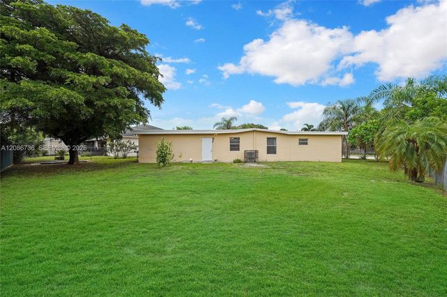 5618 Cinnamon Drive, West Palm Beach, FL 33415