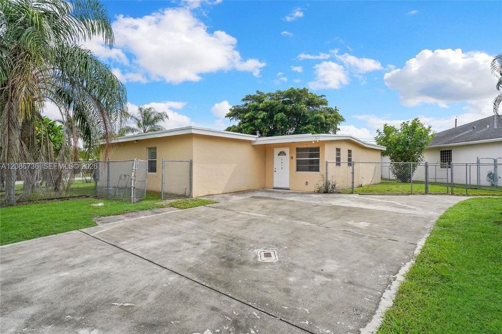 5618 Cinnamon Drive, West Palm Beach, FL 33415