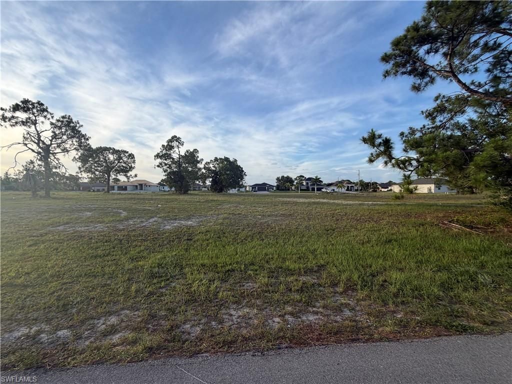 Image 3 of property listing at 2613 NW 20th TER, Cape Coral, FL 33993
