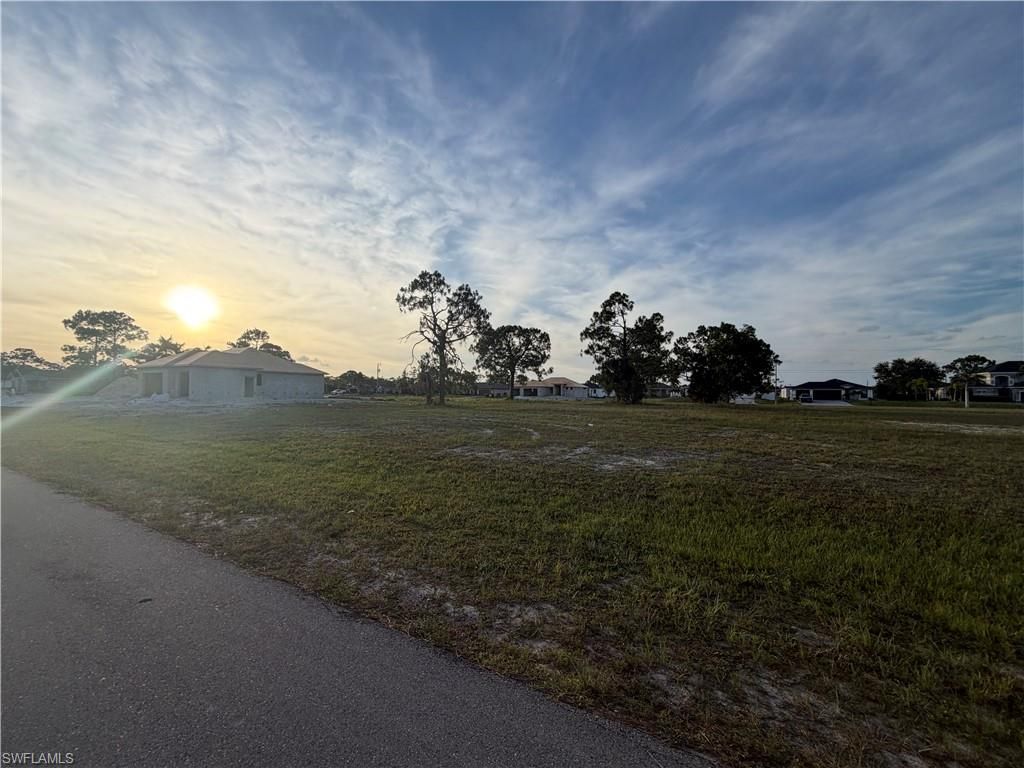 Image 4 of property listing at 2613 NW 20th TER, Cape Coral, FL 33993