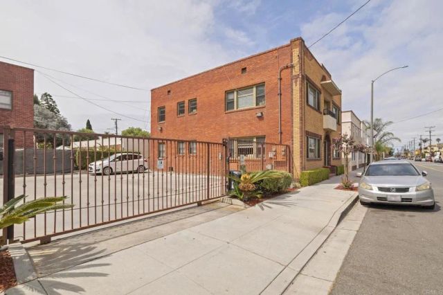 2528 E 10th Street, Long Beach, CA 90804