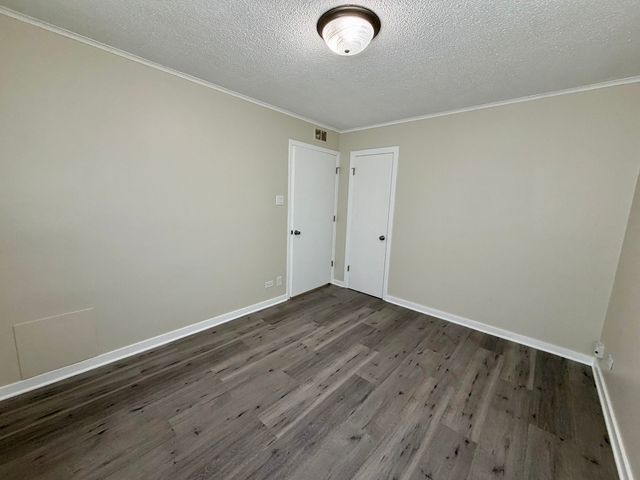 9125 S 51st Avenue, Oak Lawn, IL 60453