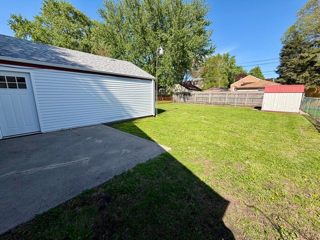 9125 S 51st Avenue, Oak Lawn, IL 60453