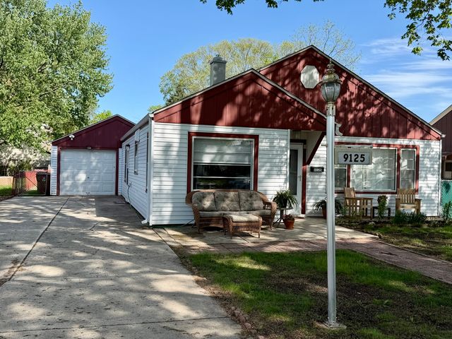 9125 S 51st Avenue, Oak Lawn, IL 60453