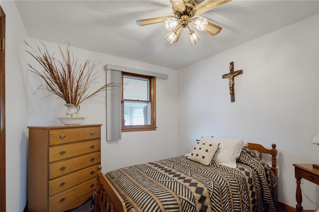 11 Old Barrington Road, East Providence, RI 02915
