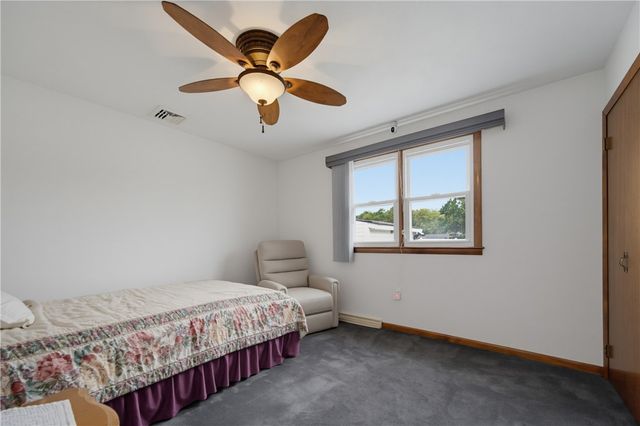 11 Old Barrington Road, East Providence, RI 02915