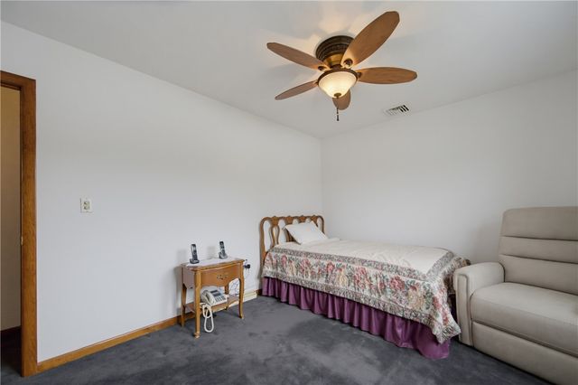 11 Old Barrington Road, East Providence, RI 02915