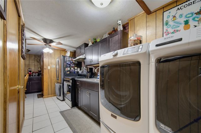 11 Old Barrington Road, East Providence, RI 02915