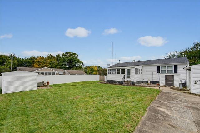 11 Old Barrington Road, East Providence, RI 02915