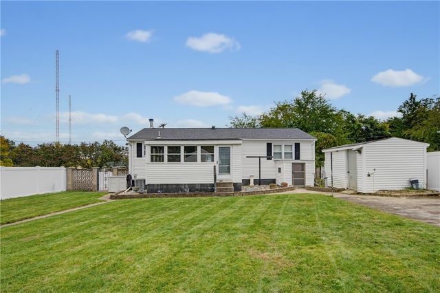 11 Old Barrington Road, East Providence, RI 02915