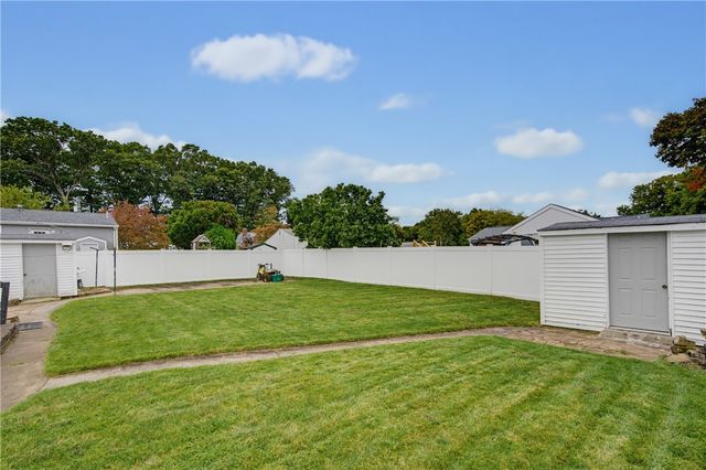 11 Old Barrington Road, East Providence, RI 02915