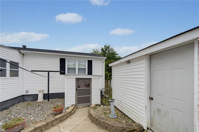 11 Old Barrington Road, East Providence, RI 02915