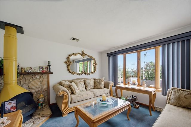 11 Old Barrington Road, East Providence, RI 02915