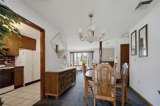 11 Old Barrington Road, East Providence, RI 02915