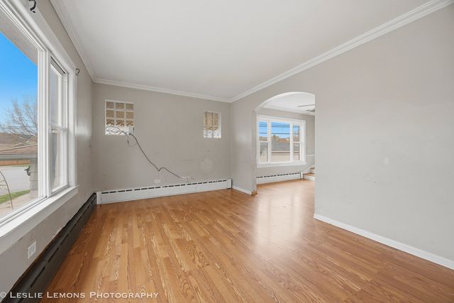 6346 W RAVEN Street, Chicago, IL 60646