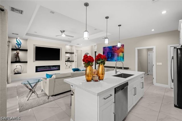 411 24th AVE NE, Naples, FL 34120