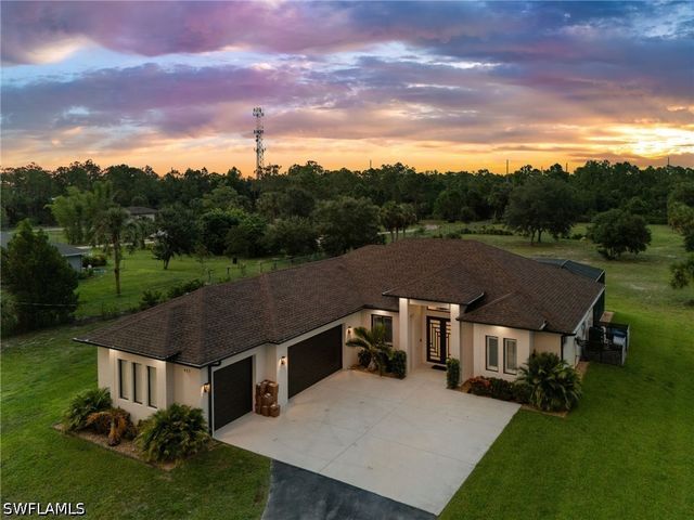 411 24th AVE NE, Naples, FL 34120