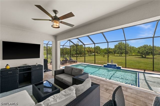 411 24th AVE NE, Naples, FL 34120