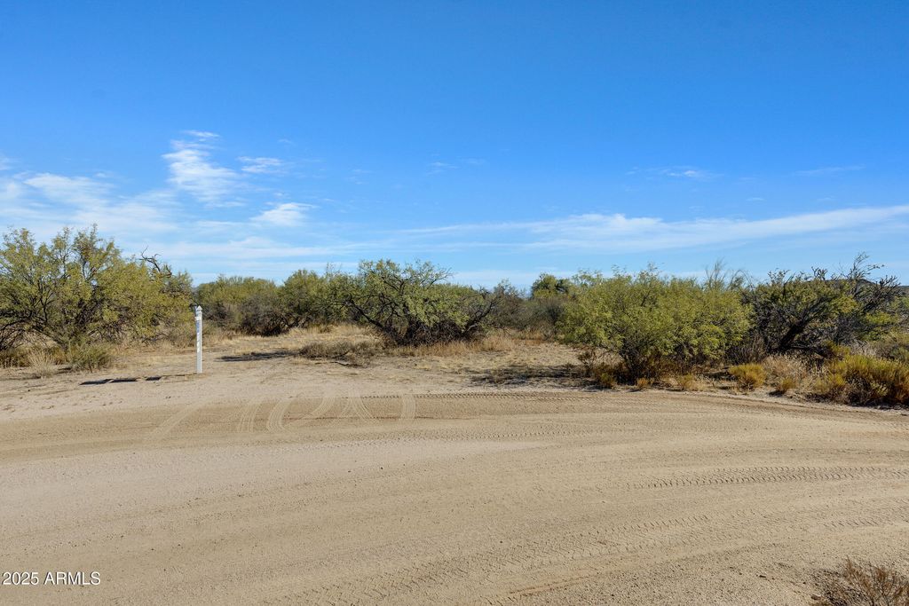 Image 11 of property listing at 27221 N 137TH Street 3, Scottsdale, AZ 85262