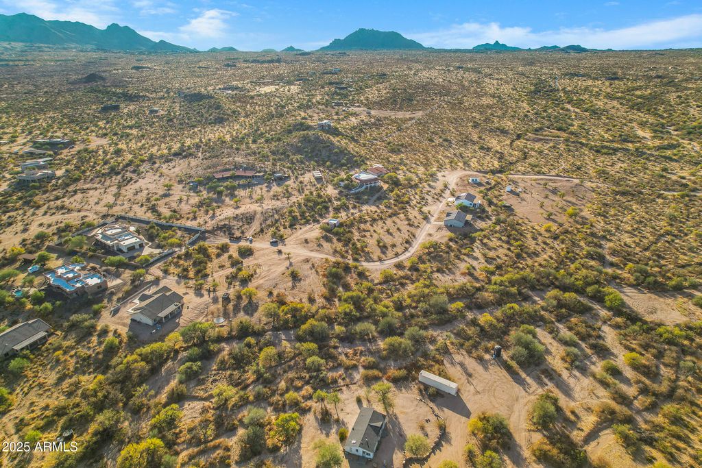 Image 5 of property listing at 27221 N 137TH Street 3, Scottsdale, AZ 85262