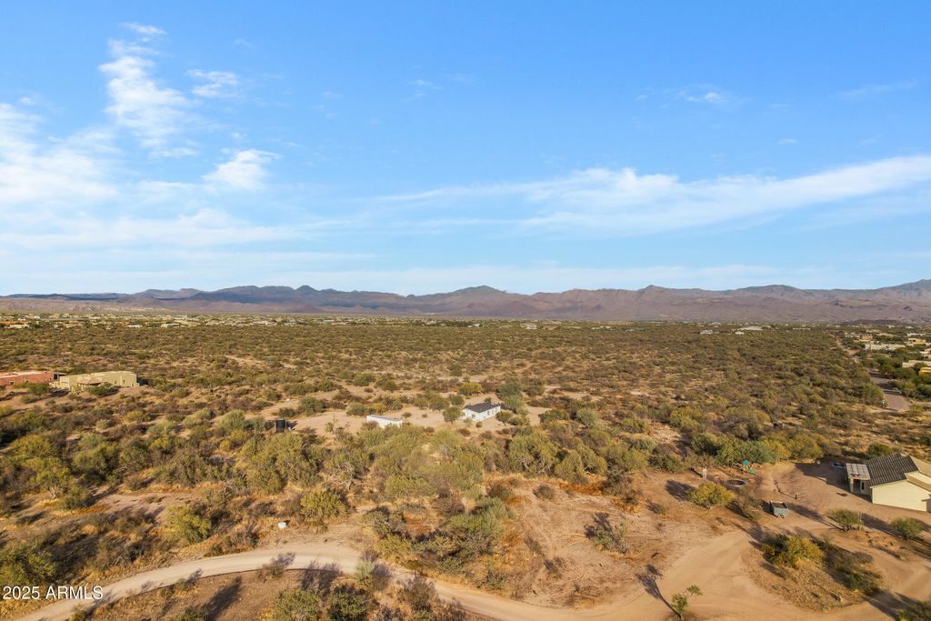 Image 6 of property listing at 27221 N 137TH Street 3, Scottsdale, AZ 85262