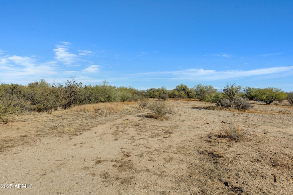 Image 8 of property listing at 27221 N 137TH Street 3, Scottsdale, AZ 85262