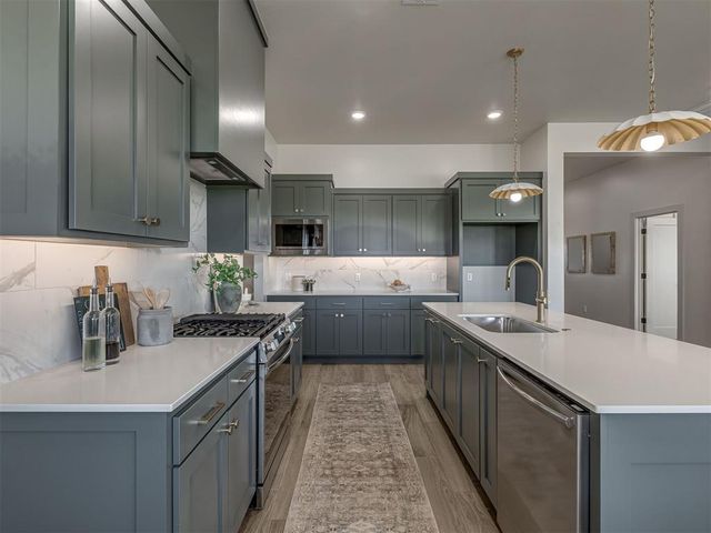 16033 Navarra Way, Oklahoma City, OK 73170