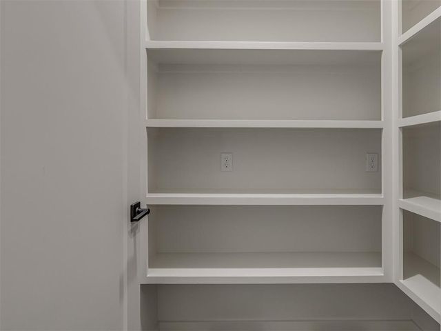 16033 Navarra Way, Oklahoma City, OK 73170