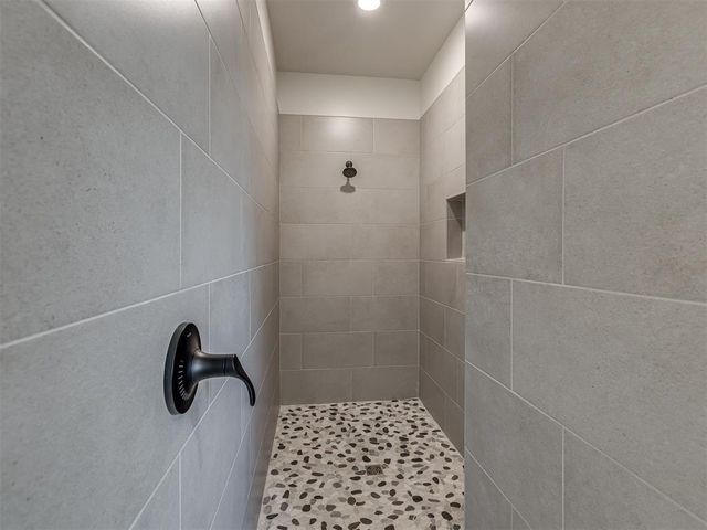 16033 Navarra Way, Oklahoma City, OK 73170