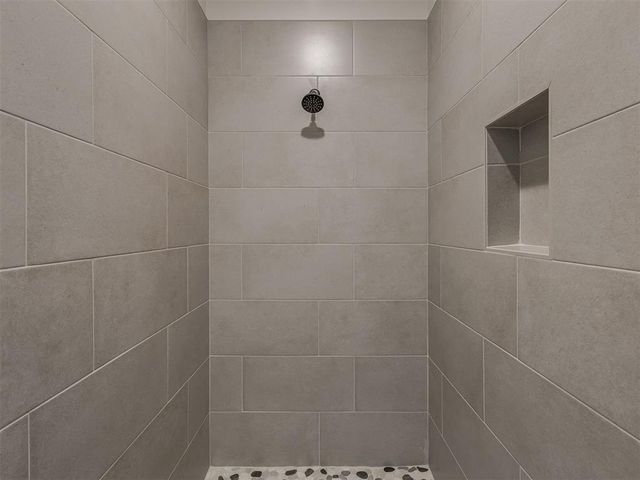 16033 Navarra Way, Oklahoma City, OK 73170