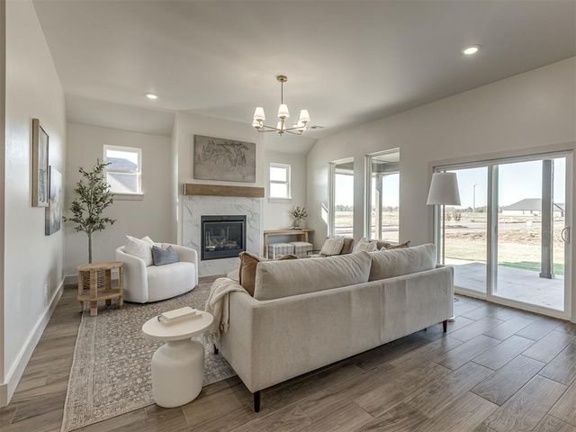 16033 Navarra Way, Oklahoma City, OK 73170