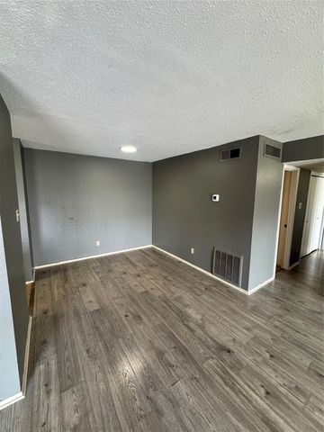 6633 W Airport Boulevard 810, Houston, TX 77035