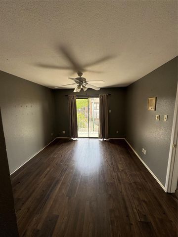 6633 W Airport Boulevard 810, Houston, TX 77035