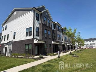 202 Lyla Lane, New Brunswick, NJ 08901