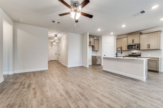 10929 Gold Pan Trail, Aubrey, TX 76227