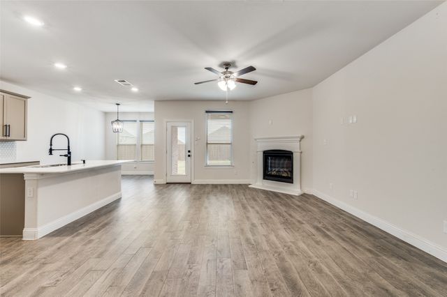 10929 Gold Pan Trail, Aubrey, TX 76227