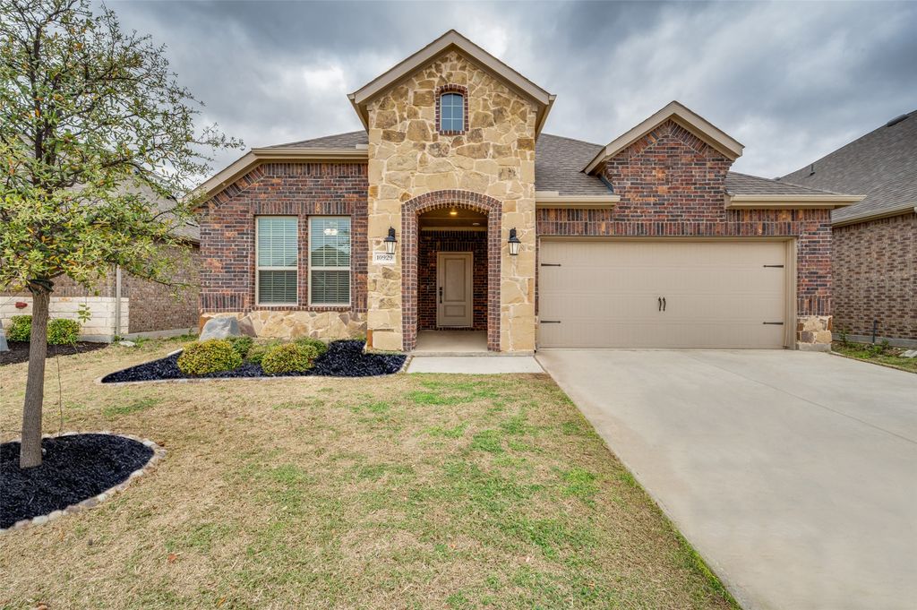 10929 Gold Pan Trail, Aubrey, TX 76227