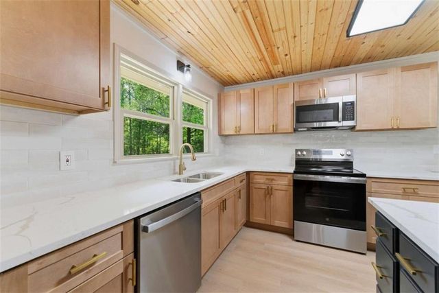 565 Ray Cole Road, Dallas, GA 30157