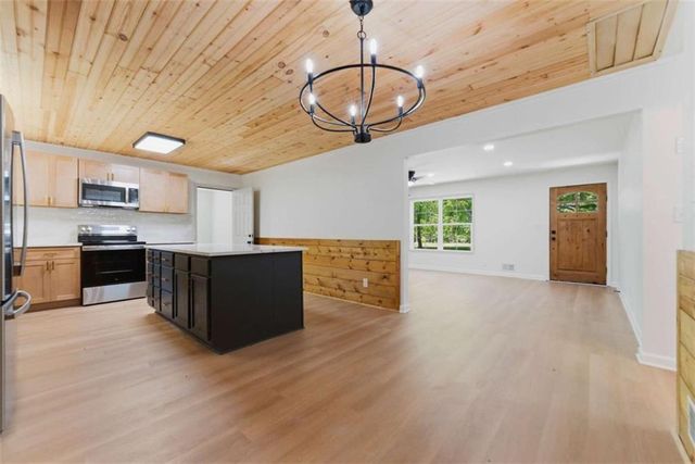 565 Ray Cole Road, Dallas, GA 30157